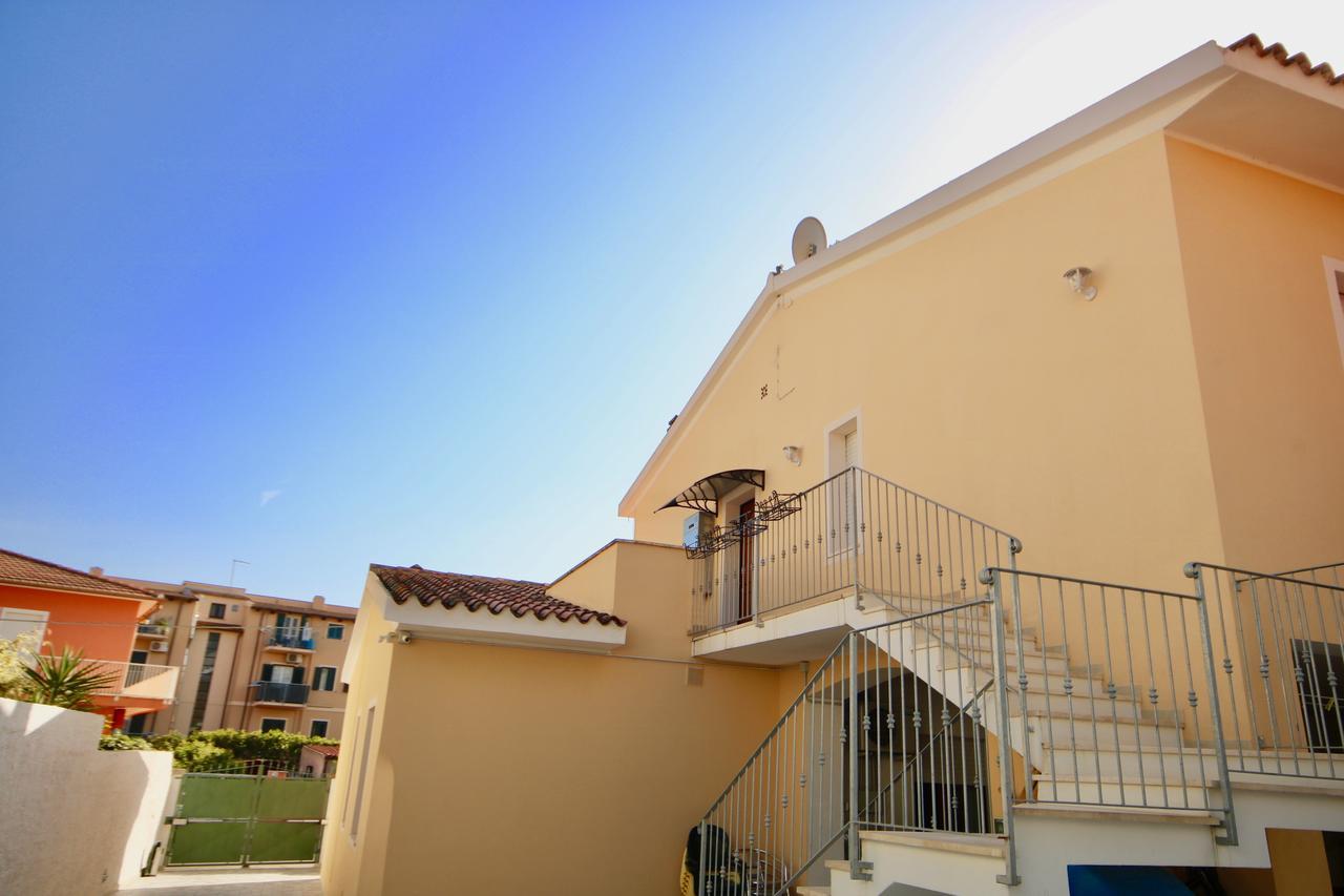 Casa Degli Ospiti Hotell Olbia Exteriör bild